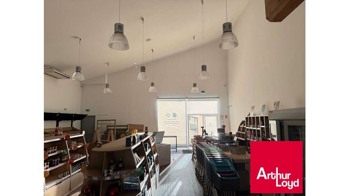 URRUGNE - LOCAL COMMERCIAL à louer