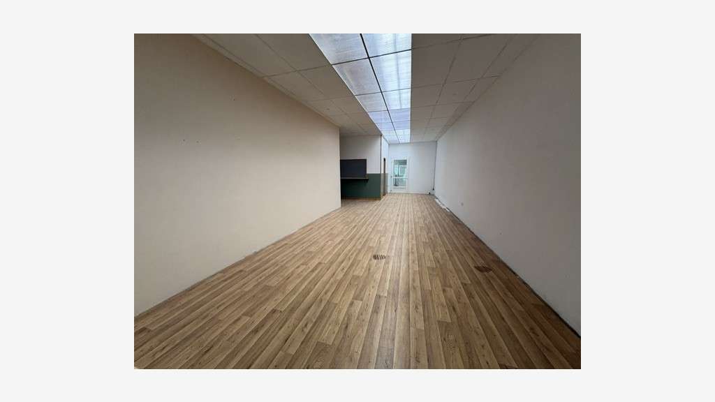 A louer local 118m² commercial axe passant Urrugne