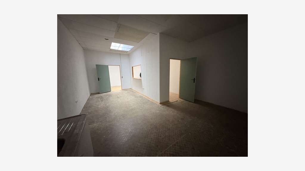 A louer local 118m² commercial axe passant Urrugne