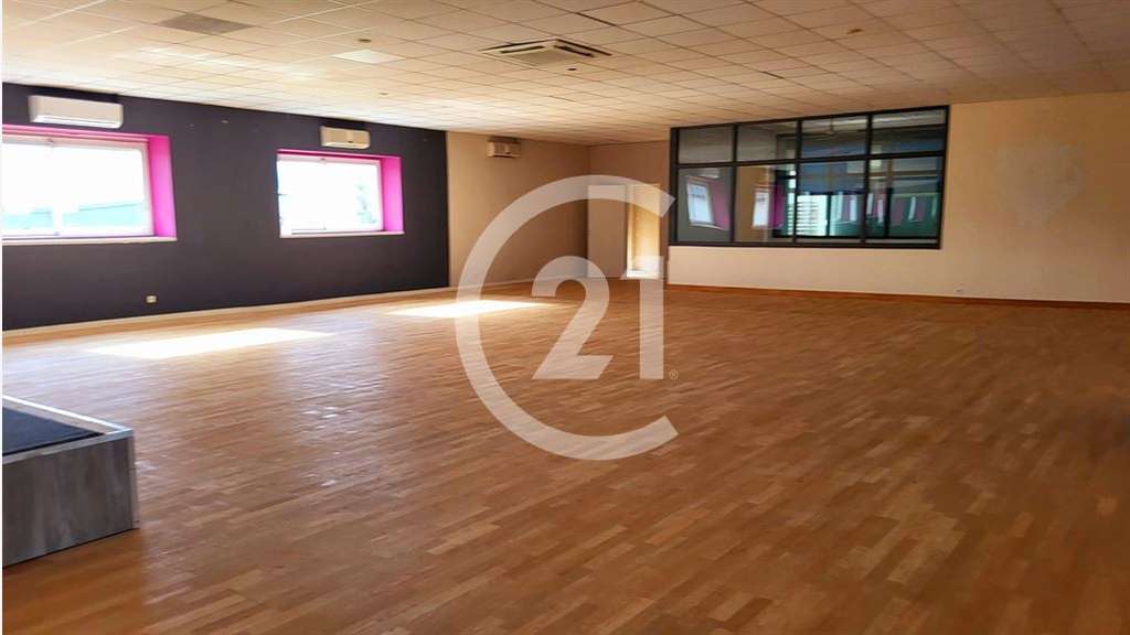 A louer local 500m² prêt à l’emploi à Valence