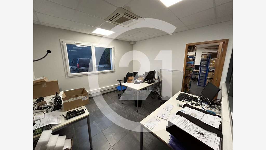A louer bureaux 500m² à Valence Sud  ZA de Clairac