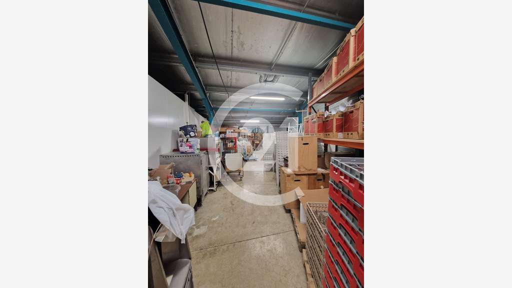 A louer local 550m² Valence plateau des Couleures