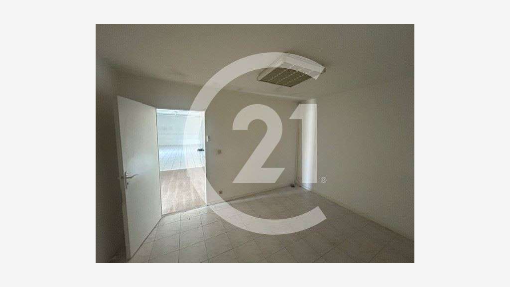 A louer local 550m² Valence plateau des Couleures
