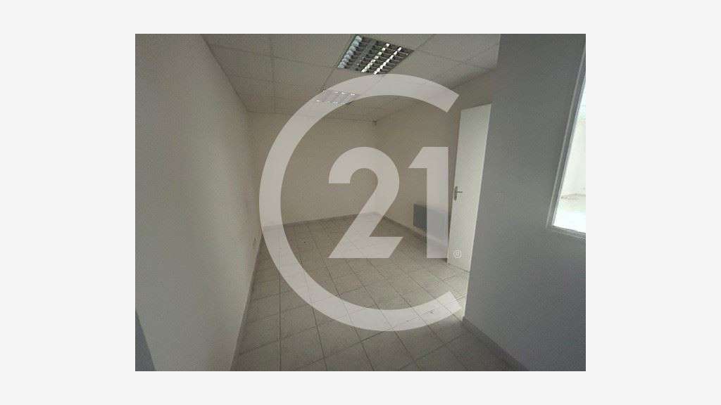 A louer local 550m² Valence plateau des Couleures