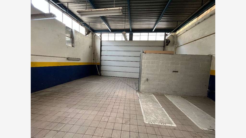 Location local commercial 665m² Valence empl N°1