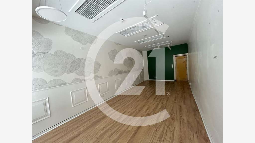 Boutique 65m² rue piétonne au centre de Valence