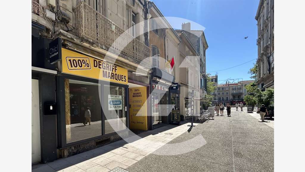 Boutique 65m² rue piétonne au centre de Valence