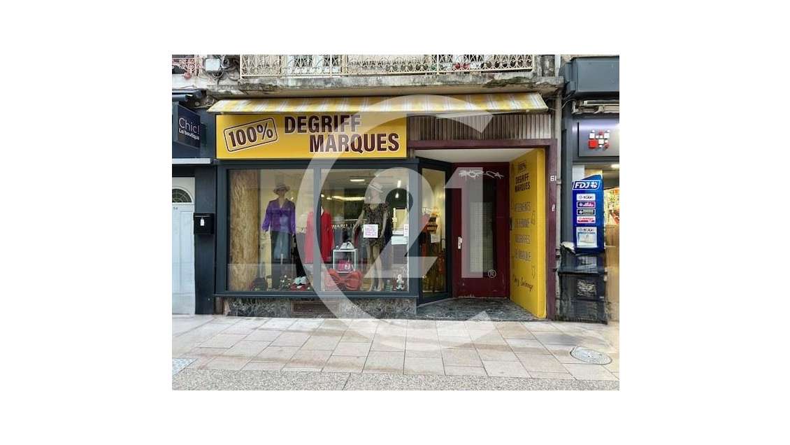 Boutique 65m² rue piétonne au centre de Valence
