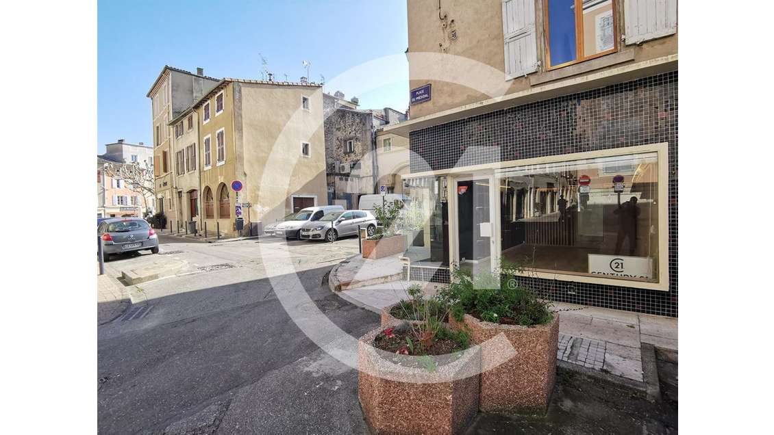 A louer local commercial hyper centre Valence