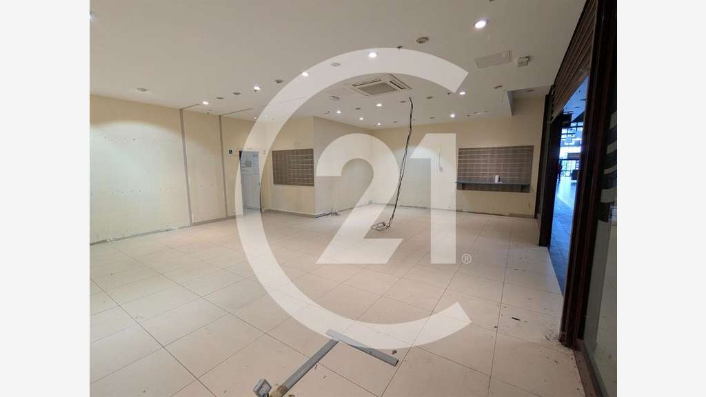 A louer local 85m² galerie Auchan Valence Sud
