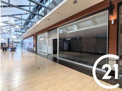 A louer local 144m² Galerie Auchan Valence Sud