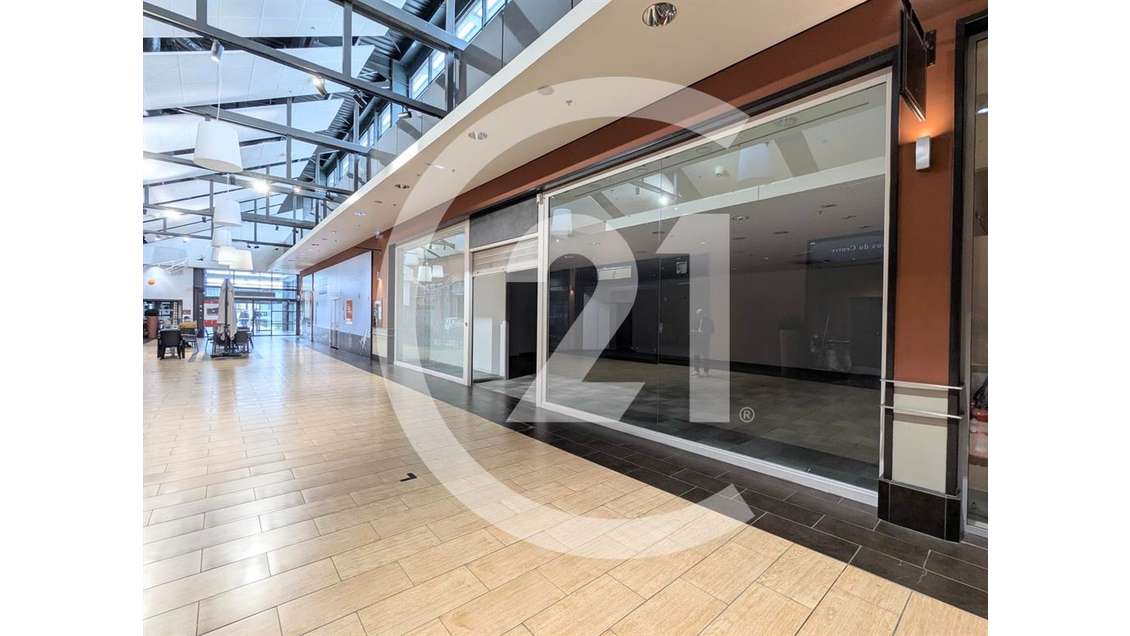 A louer local 144m² Galerie Auchan Valence Sud