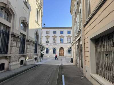 Location Locaux commerciaux - Boutiques à Valence