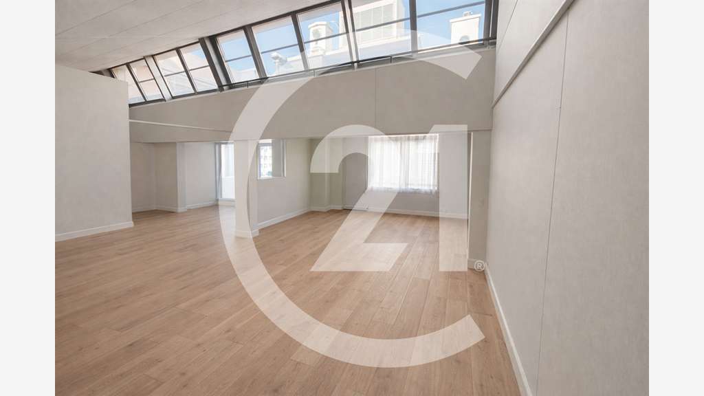 Loue local commercial 230m² à Valence Centre ville