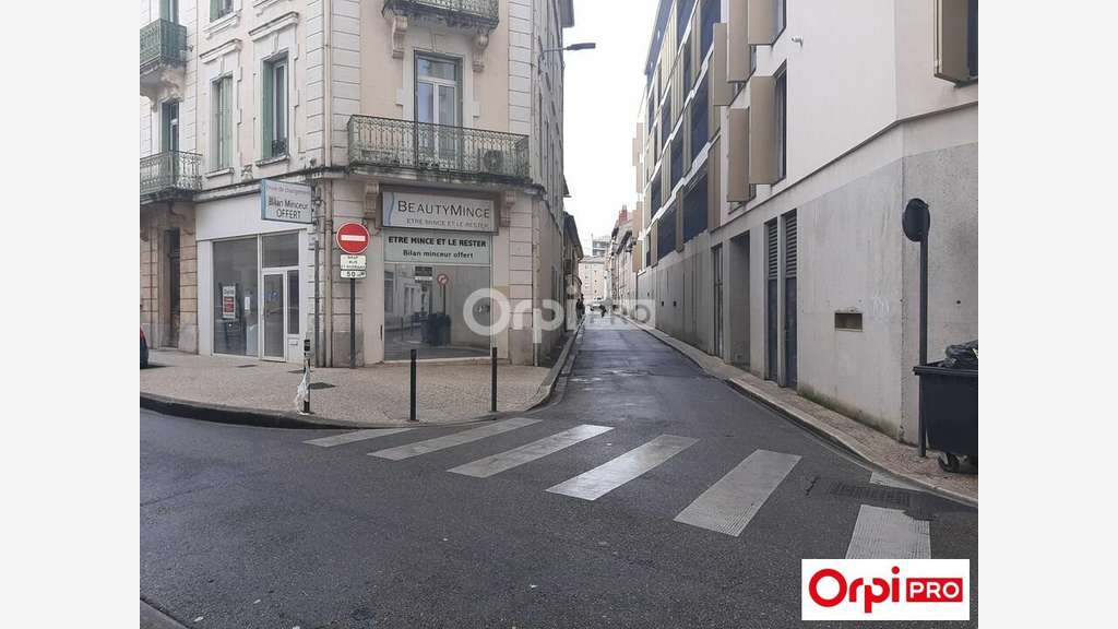 Local commercial de 115m² à louer à Valence
