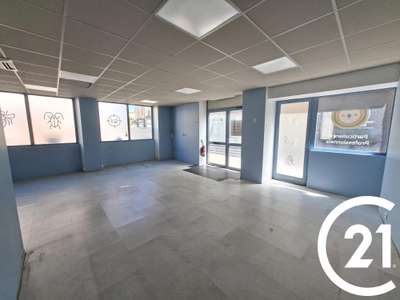 Local commercial 60m² en angle à louer à Valence