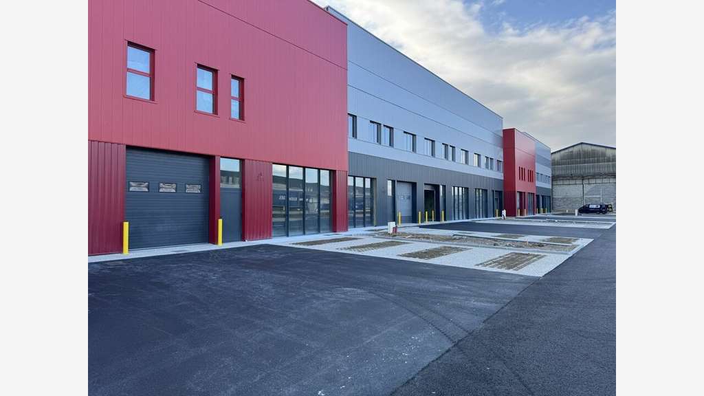 Local commercial 235m² à louer zone Sud de Valence