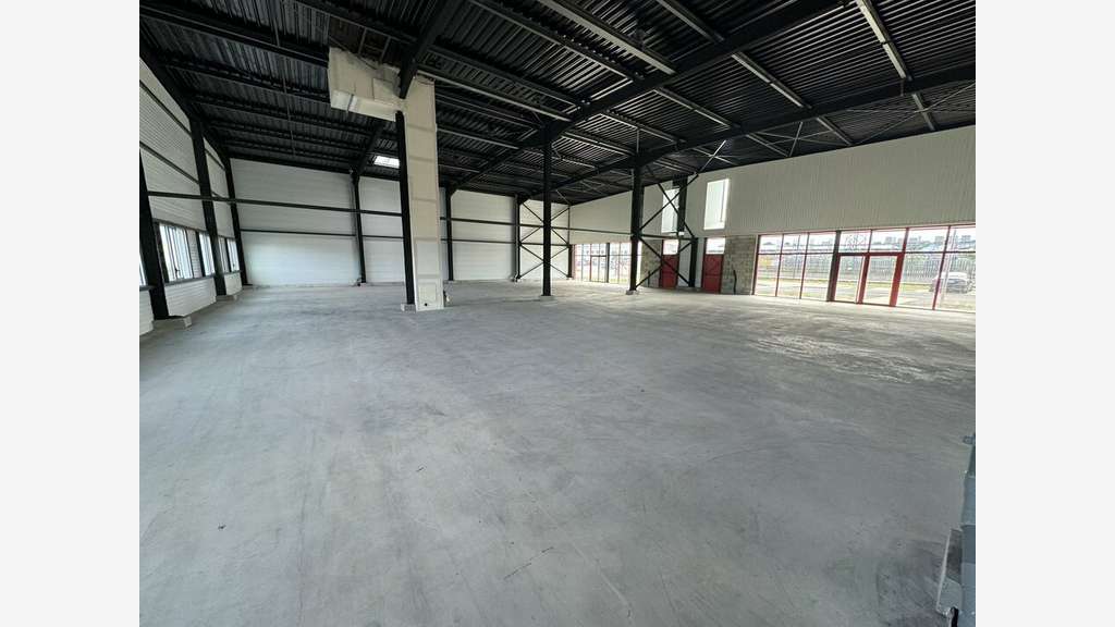 Local commercial 257m² à louer zone Sud de Valence