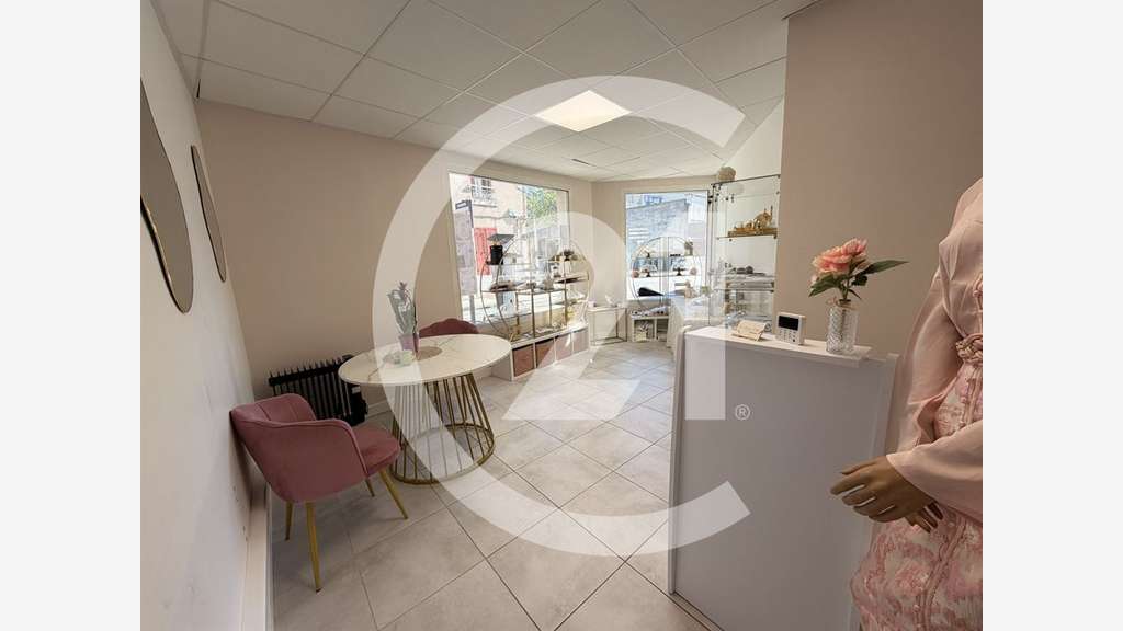 Exclusivité à louer local commercial 150m² Valence