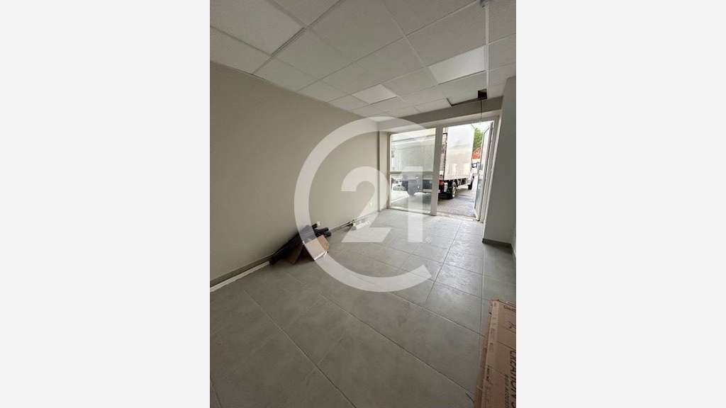 Local d'activité 60m² zone Briffaut à Valence