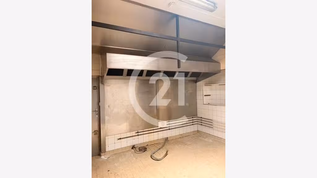 A louer local commercial 136m² extraction Valence
