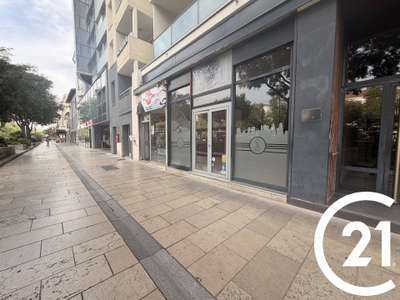 A louer local commercial 136m² extraction Valence