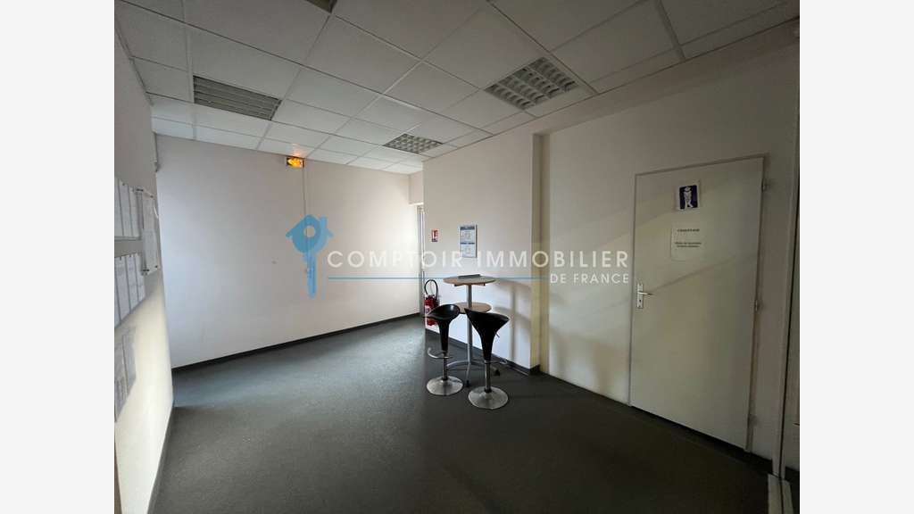 A louer local professionnel 300m² Valence Brifaud