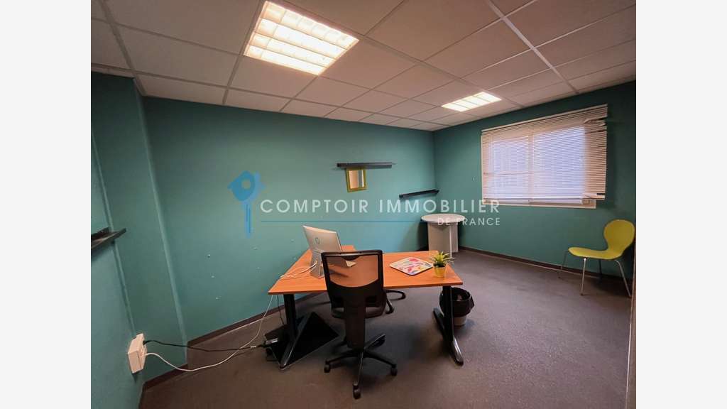 A louer local professionnel 300m² Valence Brifaud