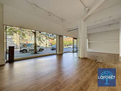 Location Locaux commerciaux - Boutiques à Valenciennes