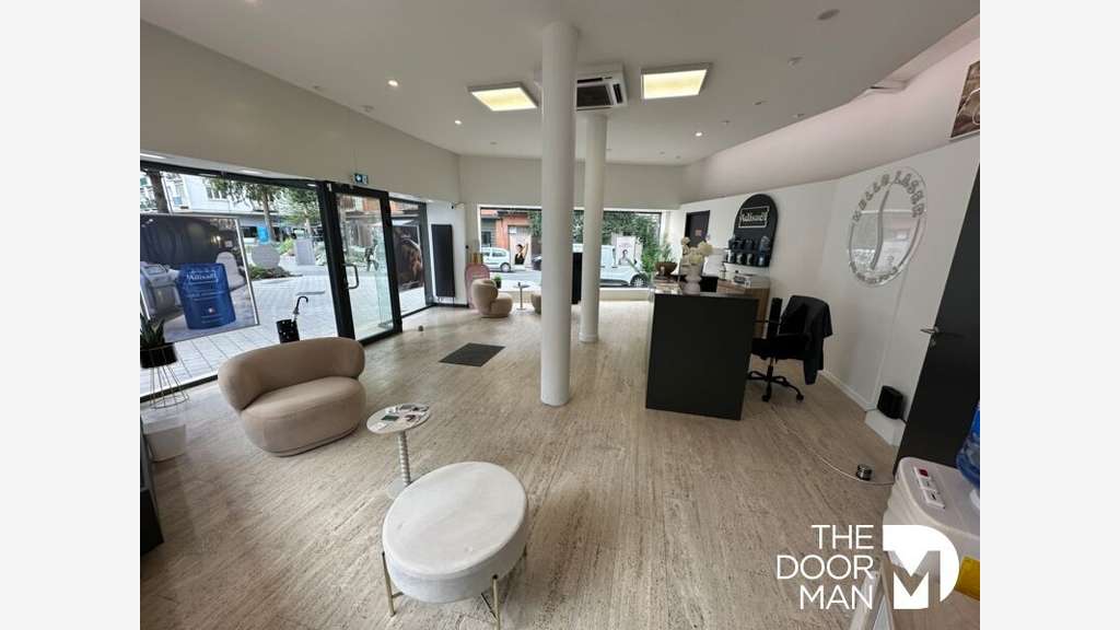 A louer locaux commerce 110m² Valenciennes centre