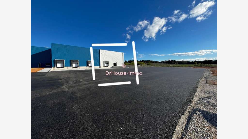 A louer local professionnel 1055m² à Valergues