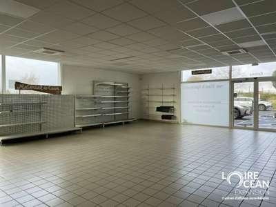 A louer cellule 500m² Bld d'Alcester à Vallet
