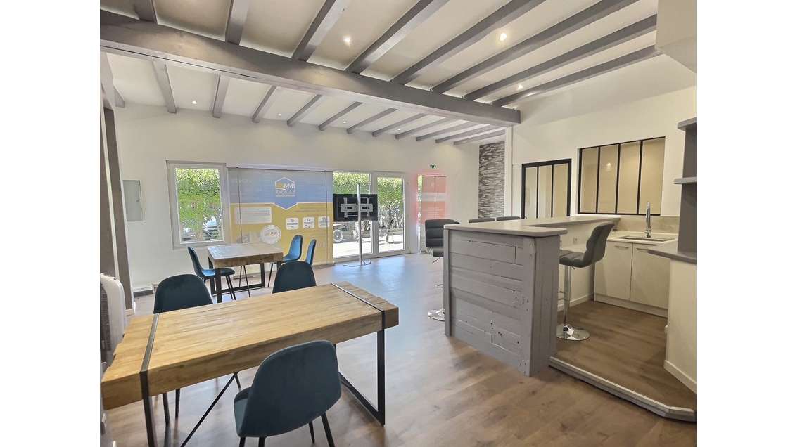 Bail tout commerce local rue piétonne Valras-Plage