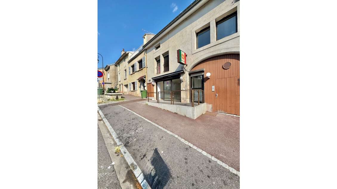 Local/bureau 121m² à louer à Vandoeuvre les Nancy