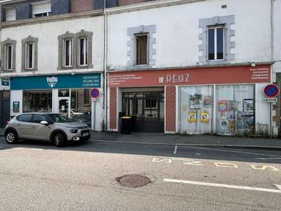Loue local commercial 310m² à Vannes prox centre