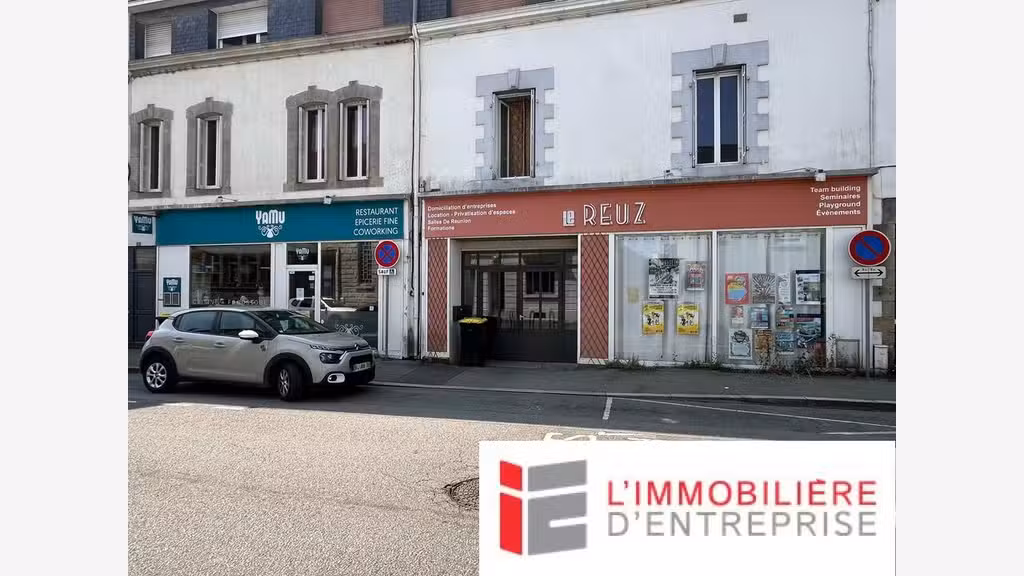 Loue local commercial 310m² à Vannes prox centre
