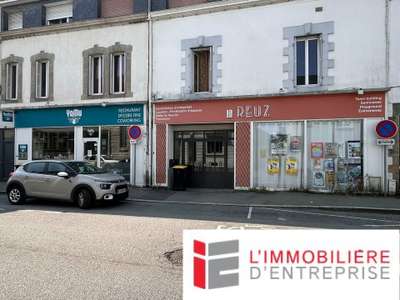 Loue local commercial 310m² à Vannes prox centre