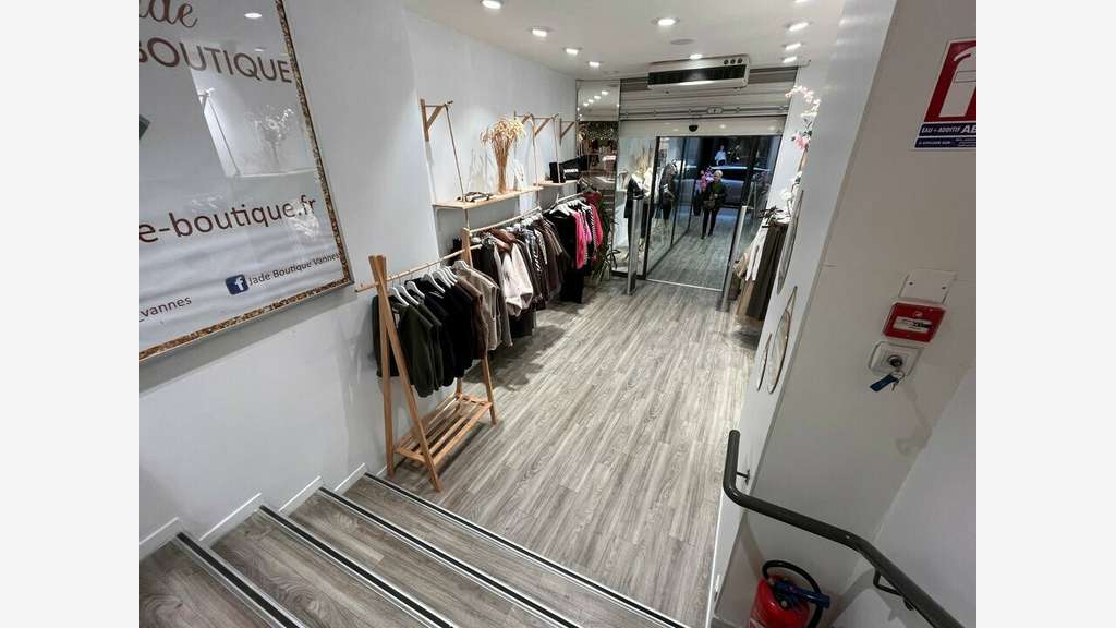 Local commercial de 127m² à louer à Vannes centre
