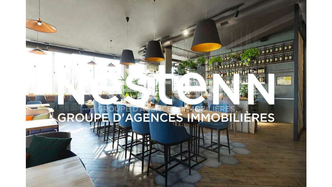 Location local commercial 460m² Vannes axe passant