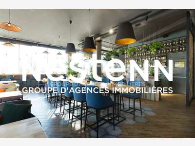 Location local commercial 460m² Vannes axe passant