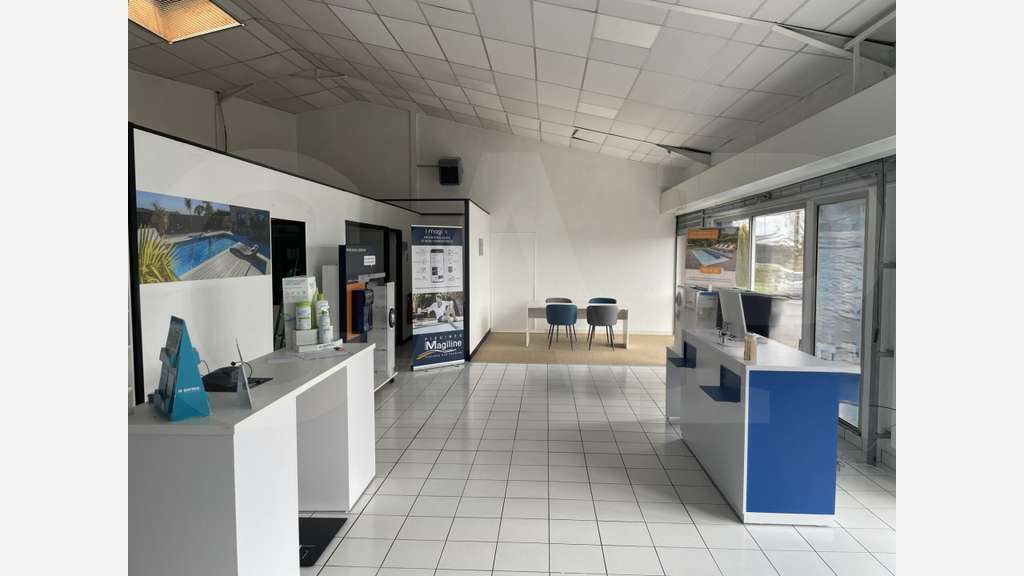 A louer local commercial 188m² à Vannes
