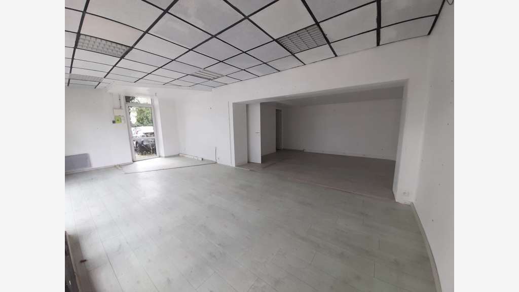 Local commercial sur grande avenue de Vannes