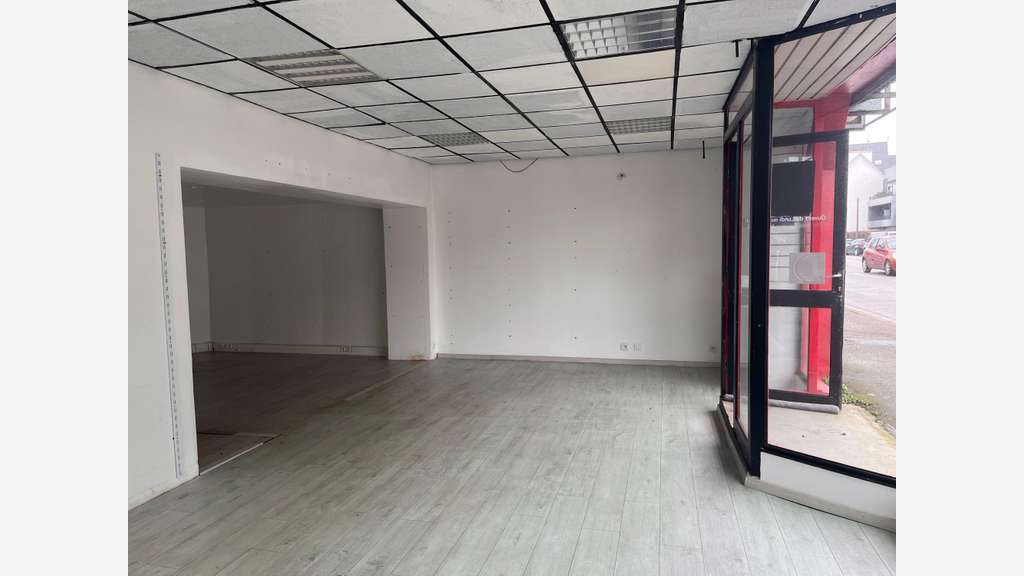 Local commercial sur grande avenue de Vannes