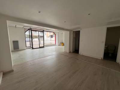 Local commercial sur grande avenue de Vannes