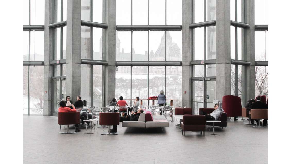 A louer local commercial 1240m² à Vannes Est