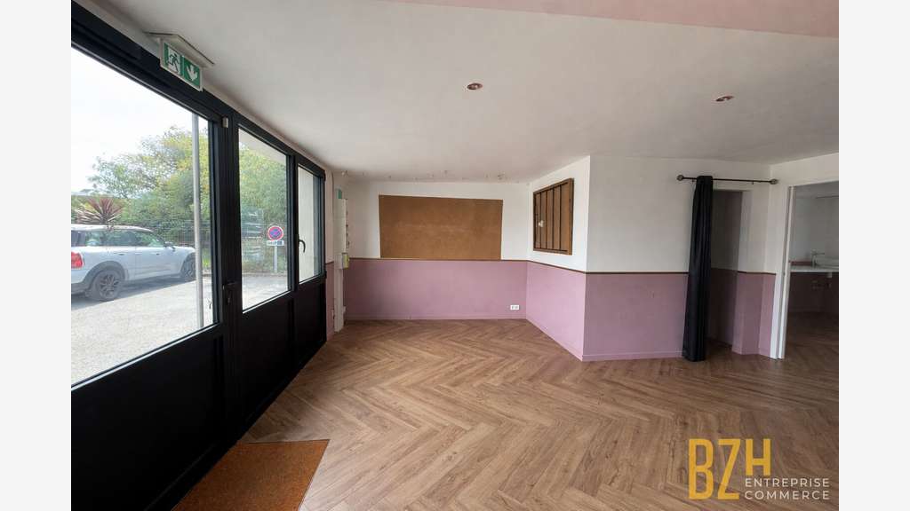 A louer local commercial de plain-pied 54m² Vannes