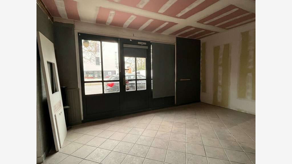 Local commercial 80m² à louer à Vannes