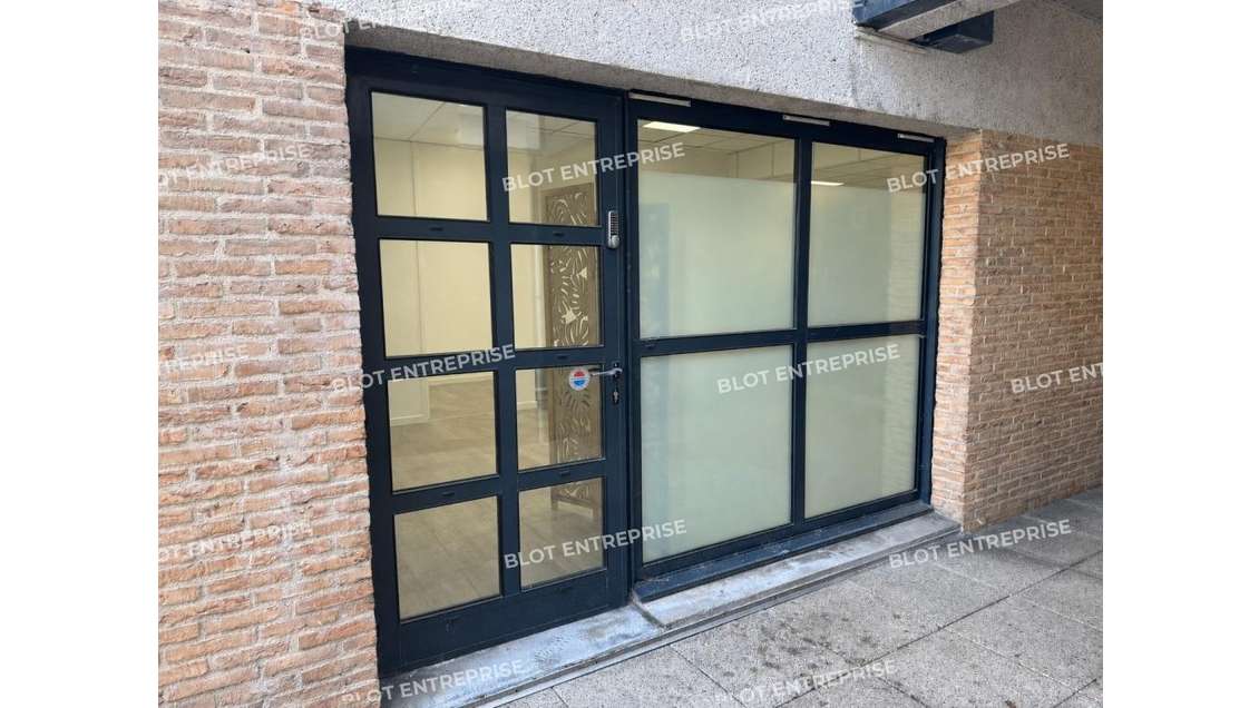 Loue local commercial 65m² à Vannes Bvd de la Paix