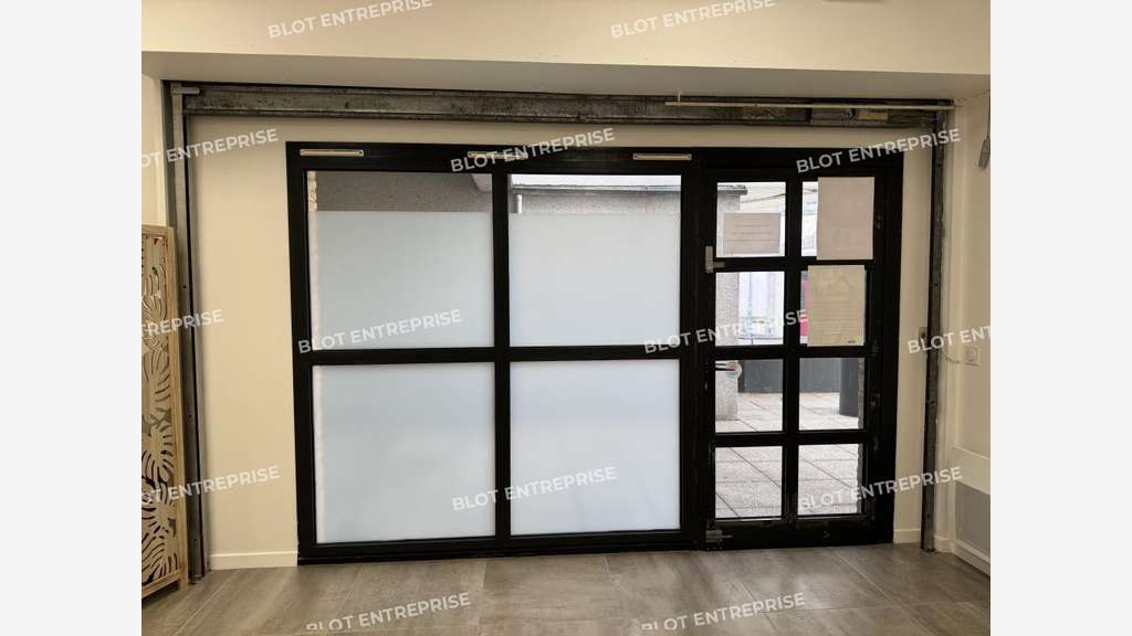 Loue local commercial 65m² à Vannes Bvd de la Paix