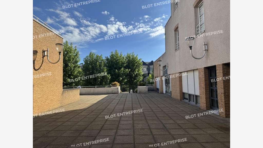Loue local commercial 65m² à Vannes Bvd de la Paix